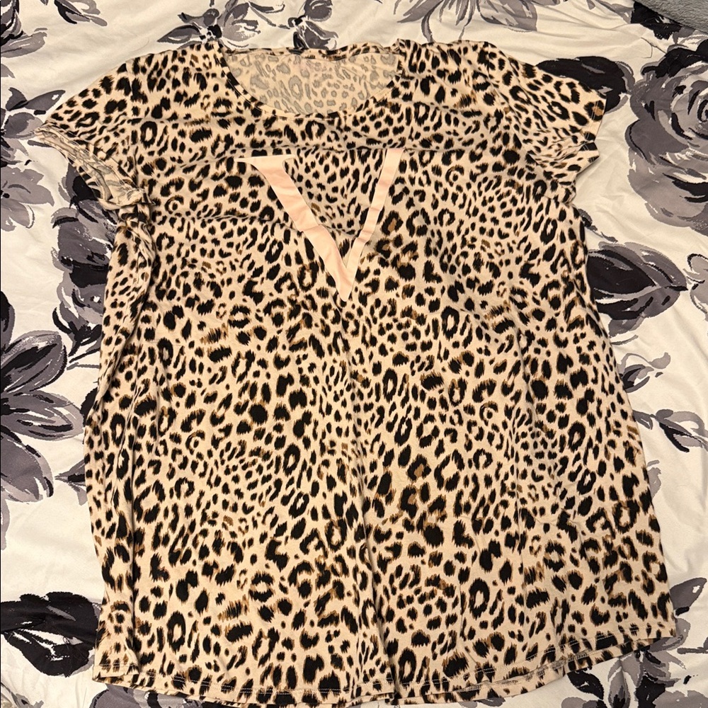 Leopard Print V-Neck Women's Short Sleeve Nightie